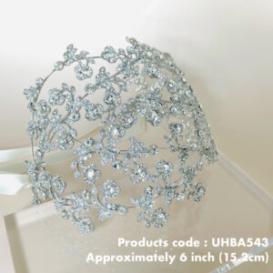 Bridal crown_ Design by conception pieces