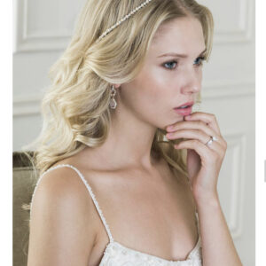 CBC6804_Enhance your bridal ensemble with a dainty, feminine headband