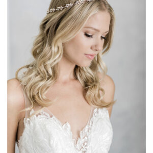 CBC6900_ Delicate halo of marquise rhinestones and pearls