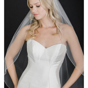 V7501 1-tier fingertip veil with crystals and champagne pearls