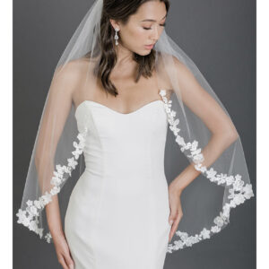 V7564 Fingertip veil
