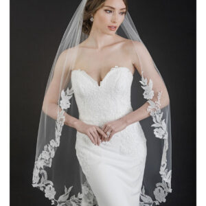 V7630 1-tier knee length veil