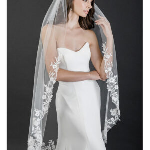V7650 1-tier knee length cut edge veil
