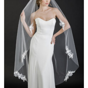 V7652 1-tier cut edge waltz length veil