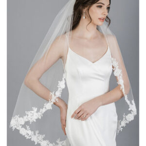 V7693 1-tier fingertip veil